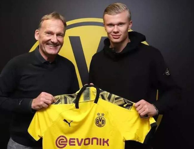 405次！梅西超越普斯卡什，独享足球历史助攻第一人荣誉（405次助攻！梅西超越普斯卡什，独享足坛历史助攻王）