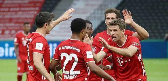 欧冠积分榜分析：各队晋级形势紧张,（欧冠形势盘点：出线之争愈演愈烈）