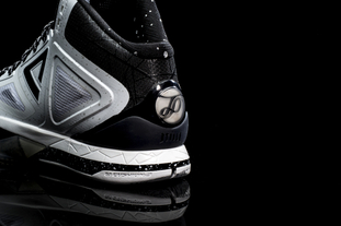 库杜斯评心目中的最佳热刺球员：凯恩的右脚、贝尔的左脚（库杜斯眼中的完美热刺球员：凯恩的右脚+贝尔的左脚）