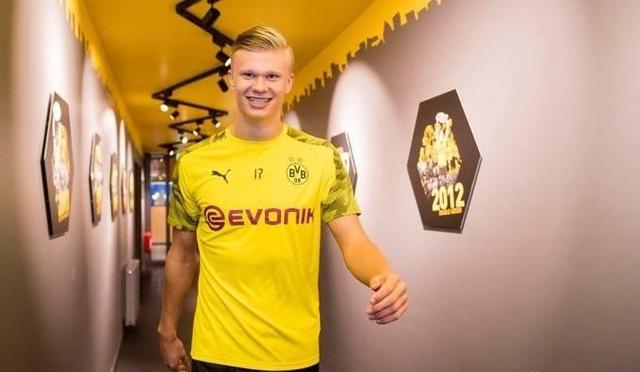 约基奇单节7中7怒砍19分，掘金单节轰下40分（约基奇单节7投全中砍下19分，掘金一节轰出40分）