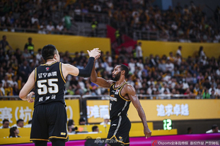 里程碑，徐新已为上海海港出战100场比赛（徐新迎来里程碑：代表上海海港出战第100场）