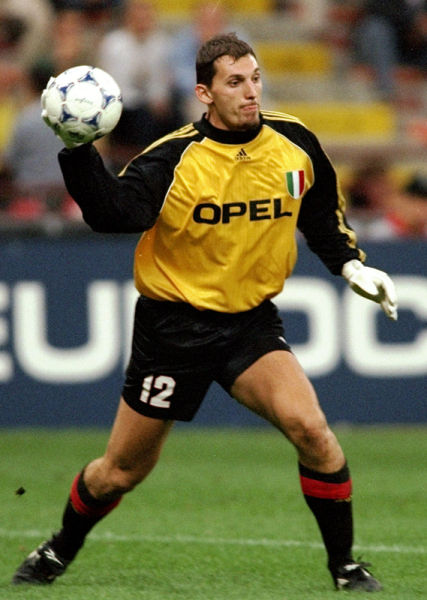 韩媒：热刺计划12月邀请孙兴慜回主场看球，并将安排特别仪式（韩媒称热刺拟于12月邀孙兴慜回主场观赛并举行特别仪式）