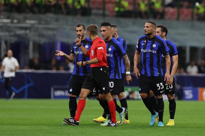 国米近8场对西班牙球队仅1负，近18场欧冠小组赛／联赛也仅1负（国际米兰近8次对阵西班牙球队仅败1场，欧冠小组赛／联赛近18场亦仅一败）