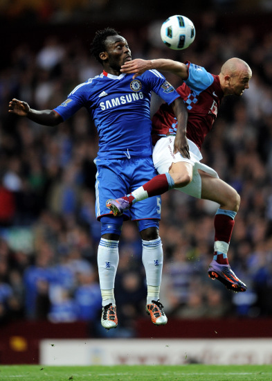 近百台赛车通过发车台，2025APRC／CRC龙游拉力赛盛大开幕！（近百台赛车燃擎驶过发车台，2025 APRC／CRC龙游拉力赛正式启幕！）